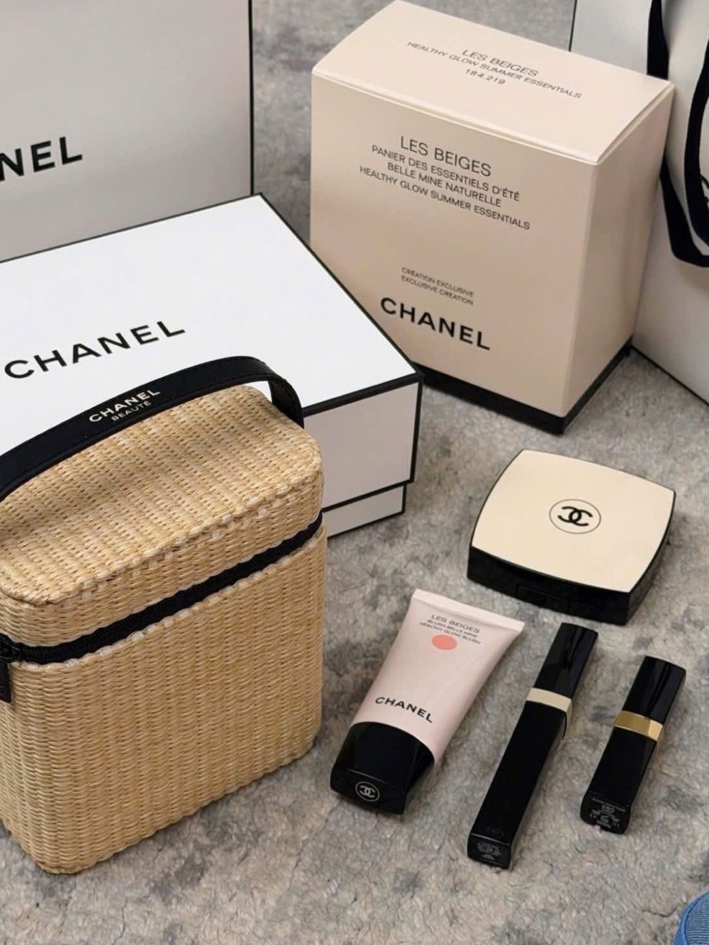 CHANEL Les Beiges Cosmetic Set in White, Black & Beige